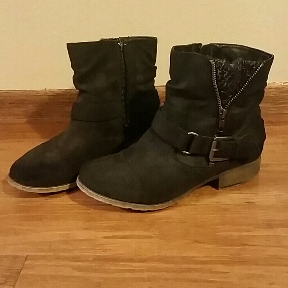 Vegan slouchy moto-boots